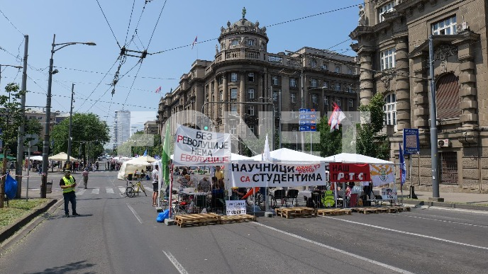 Peti dan protesta